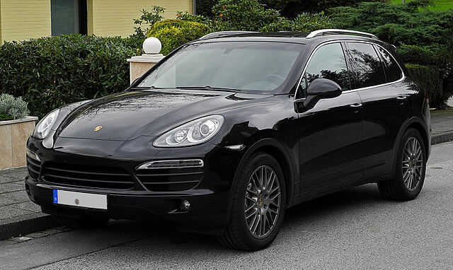 Полковник МВД выехала из доверия на Porsche Cayenne