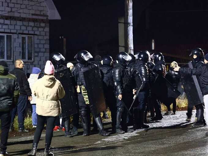 В Коркино начались протесты и столкновения после убийства местной жительницы